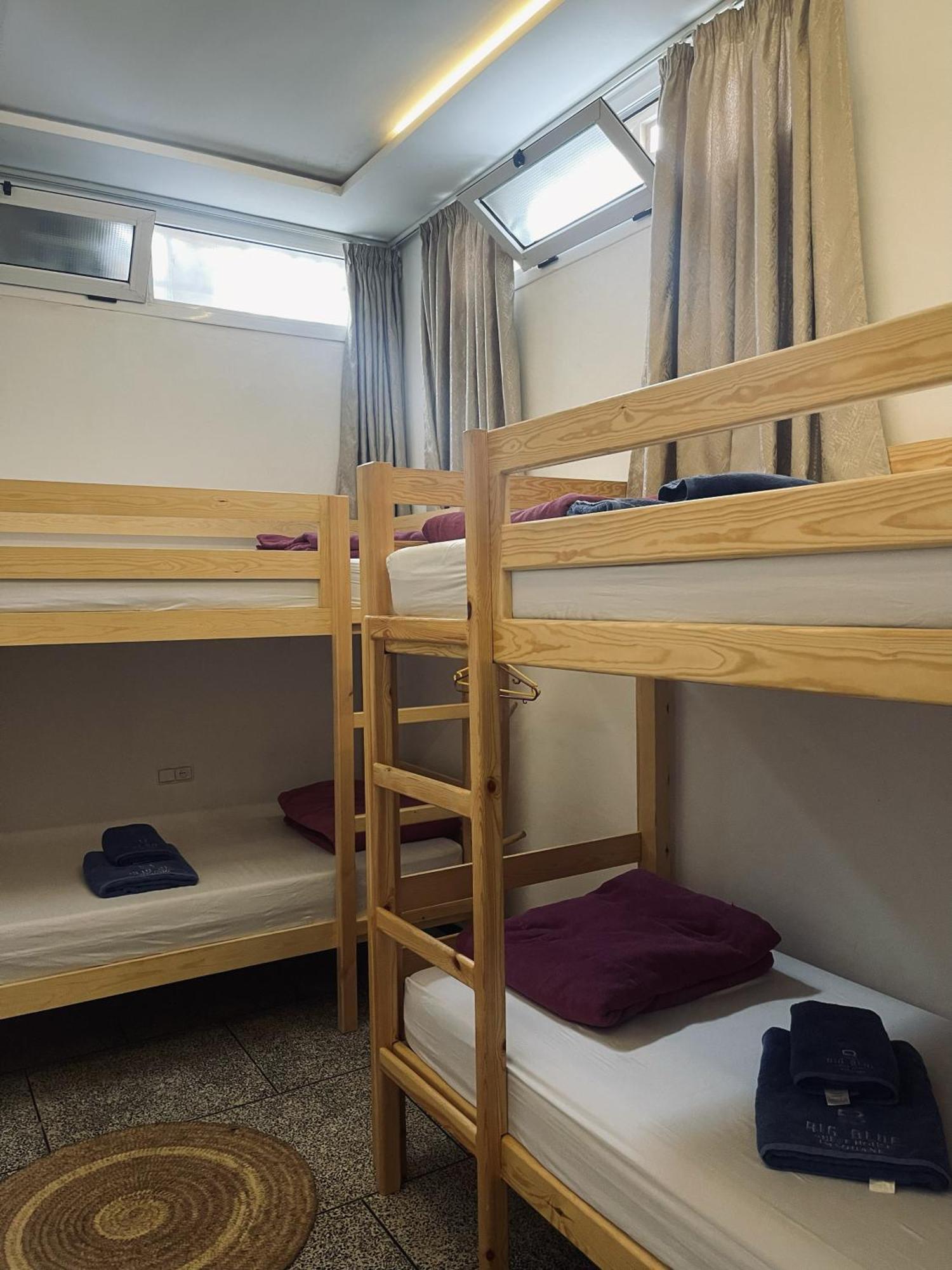 Big Blue Guest House 依索安 外观 照片
