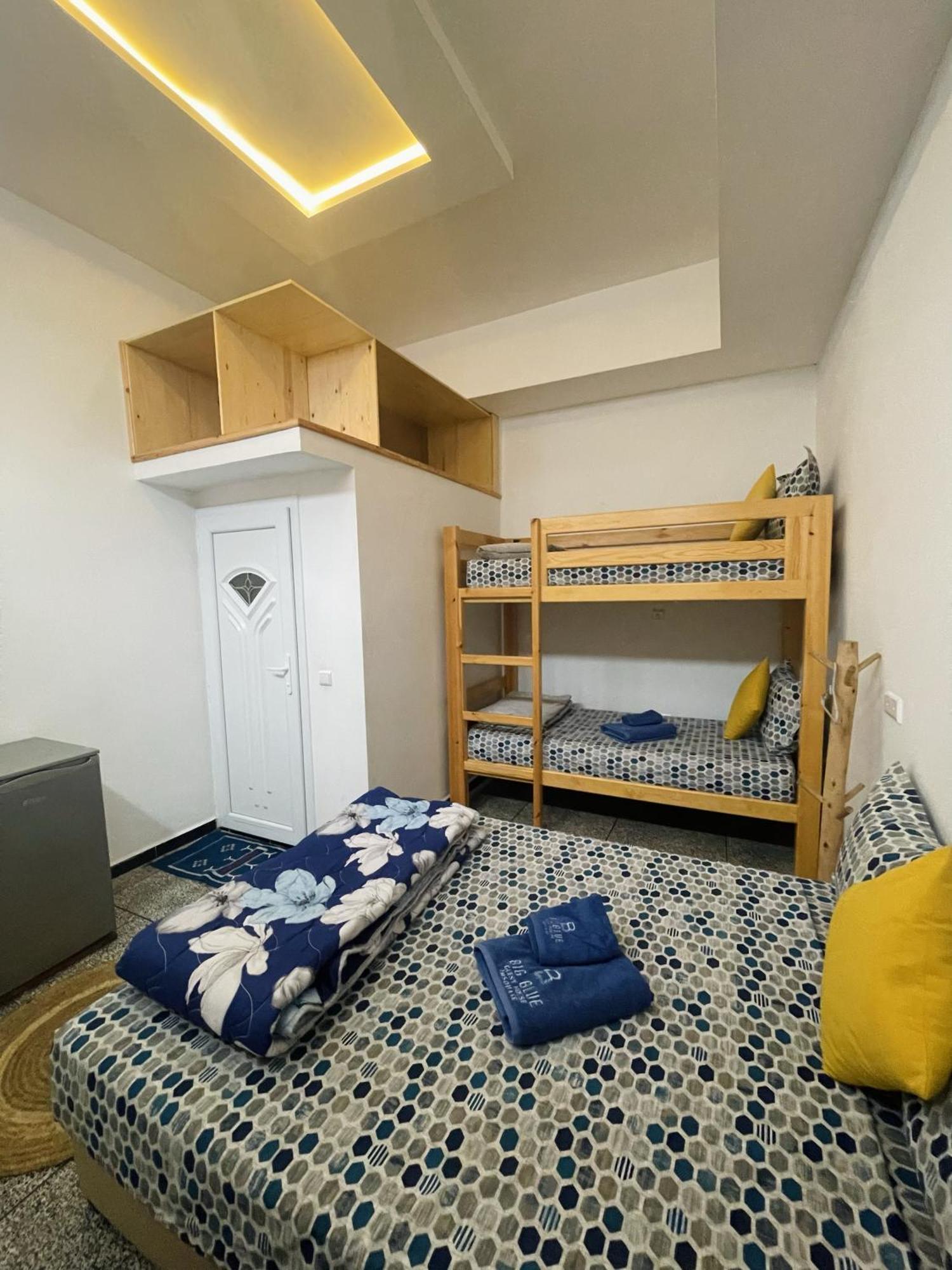 Big Blue Guest House 依索安 外观 照片