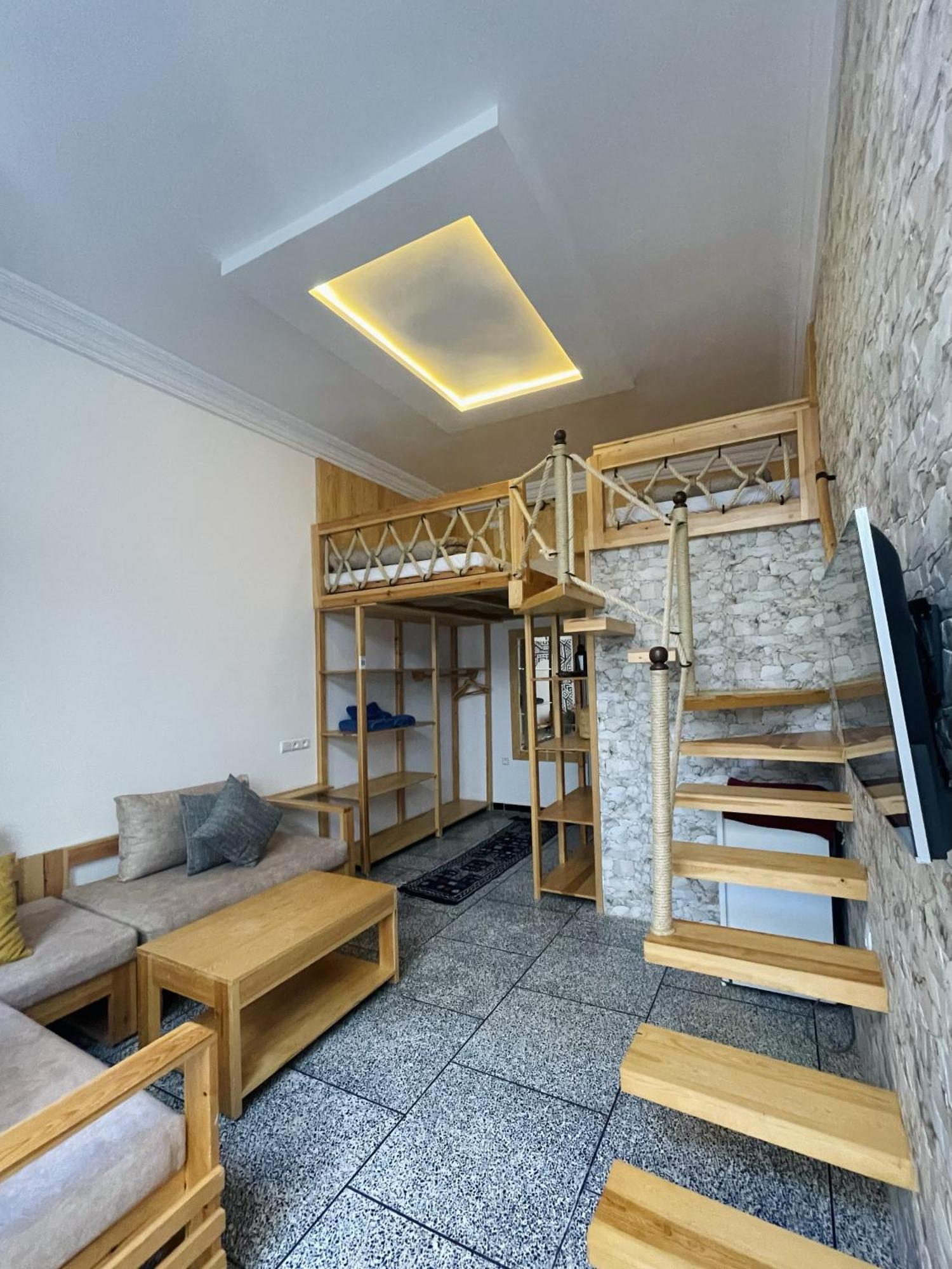 Big Blue Guest House 依索安 外观 照片